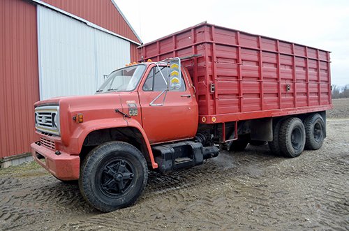Property photo 34 - FARM EQUIPMENT AUCTION IN ELKHART COUNTY, IN